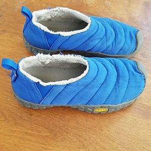 Boys Keen slip on shoes size 2